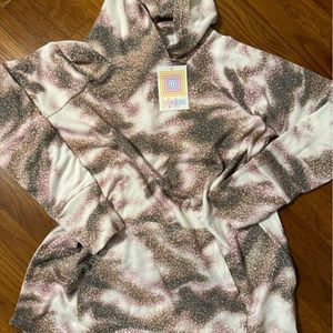 New With Tags Lularoe Large Amber Hoodie